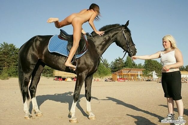Ride on horseback - Naturism and nudism