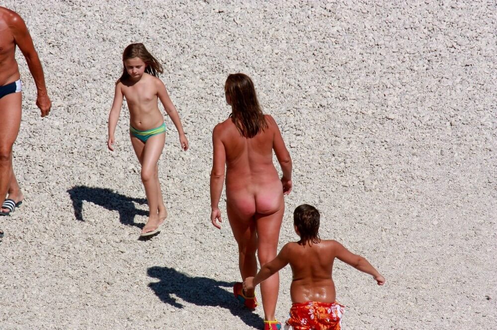 Naturism photo gallery # 8 - Naturism and nudism