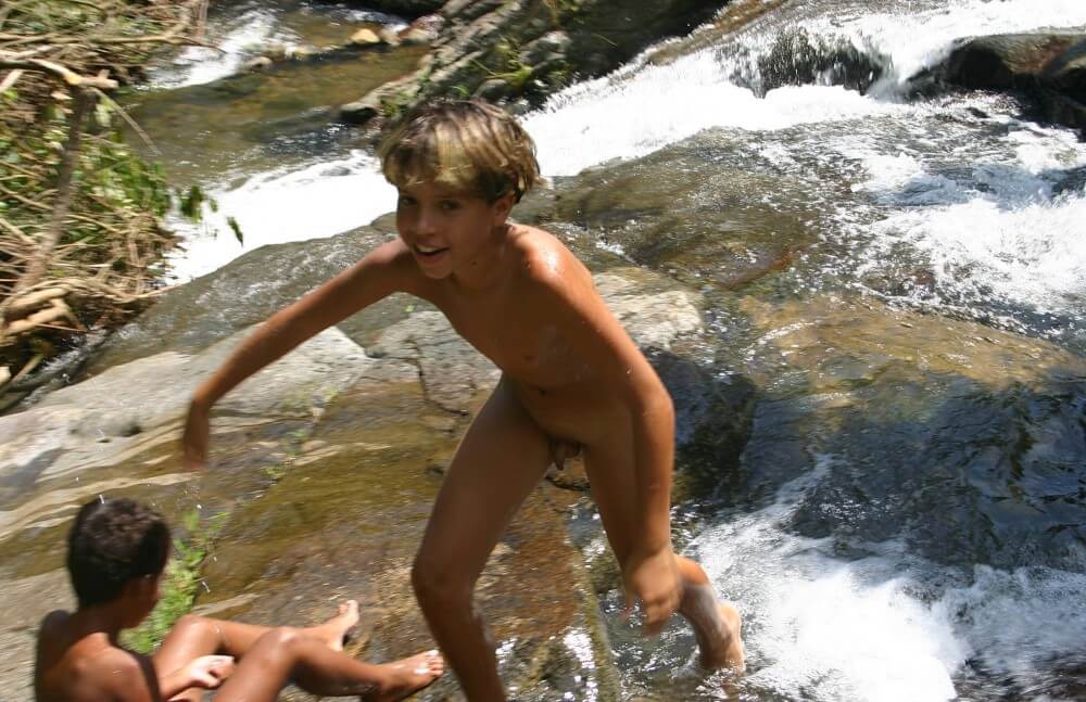 Brazilian Cliff Slide pics - Naturism and nudism