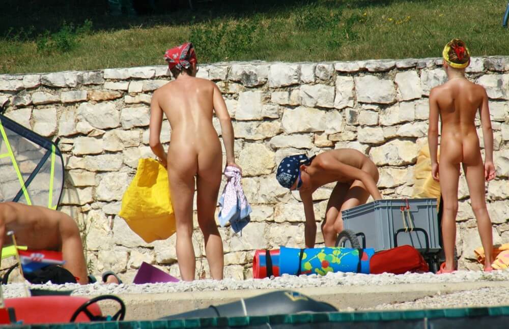 Sporty and Athletic Sands gallery - Naturism and nudism