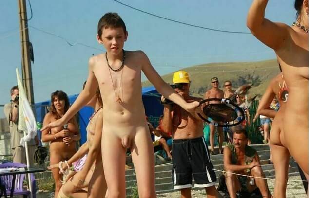 Nudists in Crimea photos - Naturism and nudism