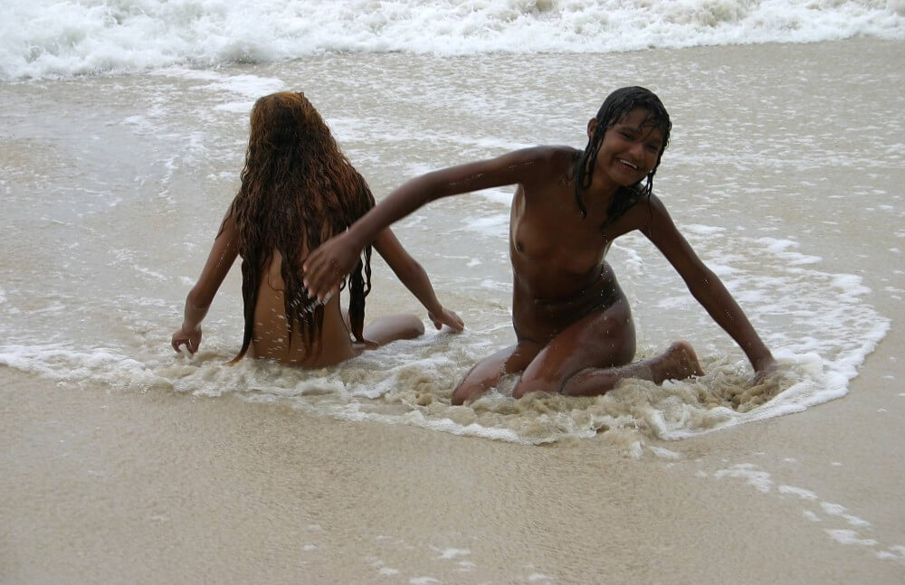 Brazilian Sand Playground pics - Naturism and nudism