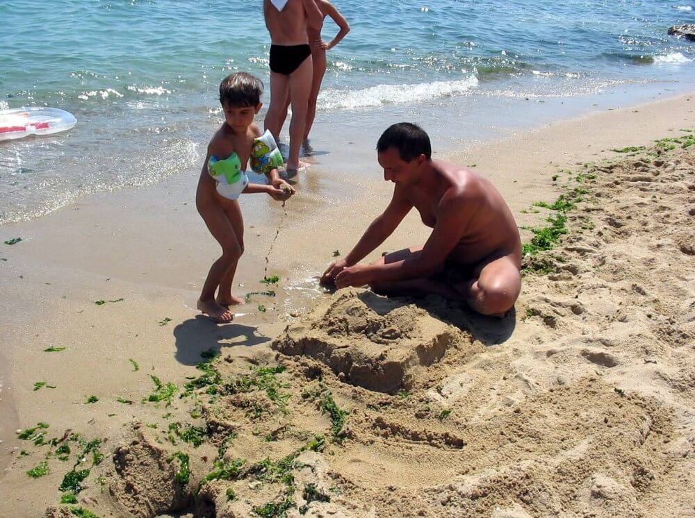 Bulgarian Sandy Paint Over - Naturism and nudism