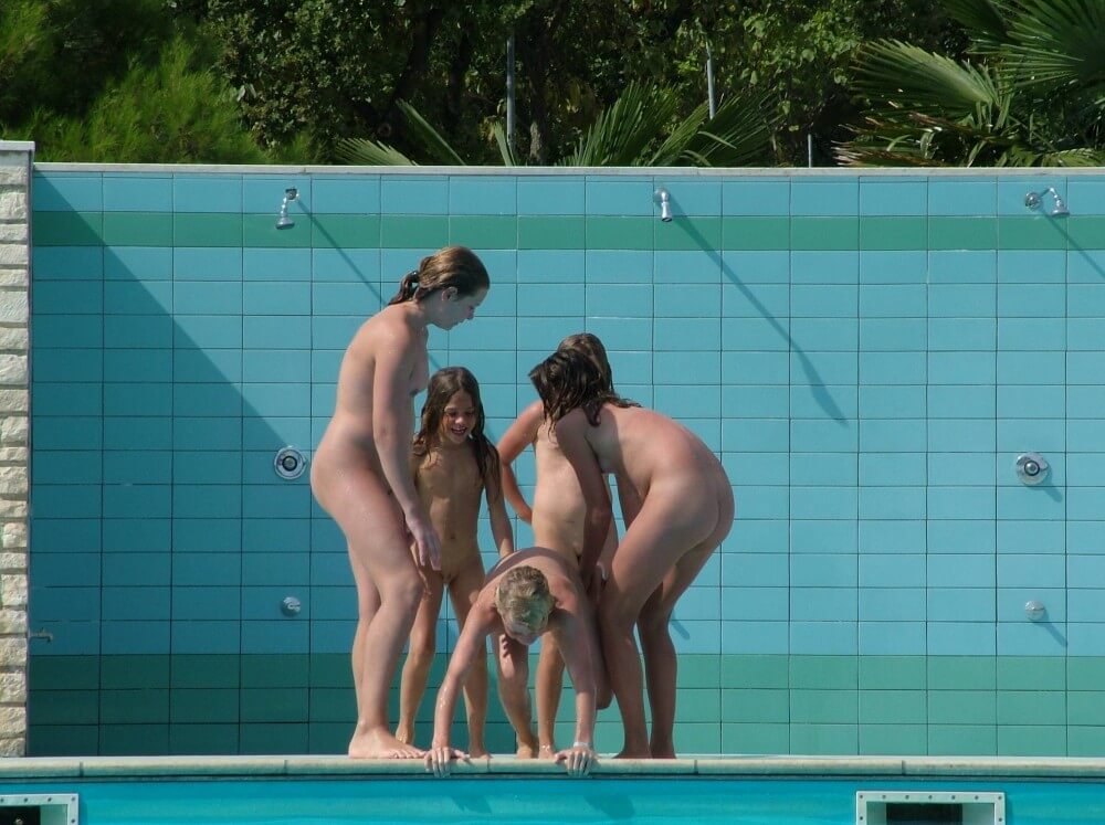 FKK Outdoor Children Pool pics - Naturism and nudism