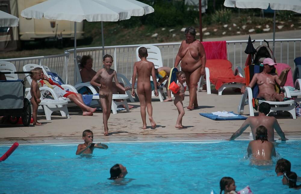 Naturist Afternoon Pool Games pics - Naturism and nudism