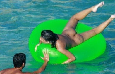 Hot Day Beach Walkers gallery - Naturism and nudism