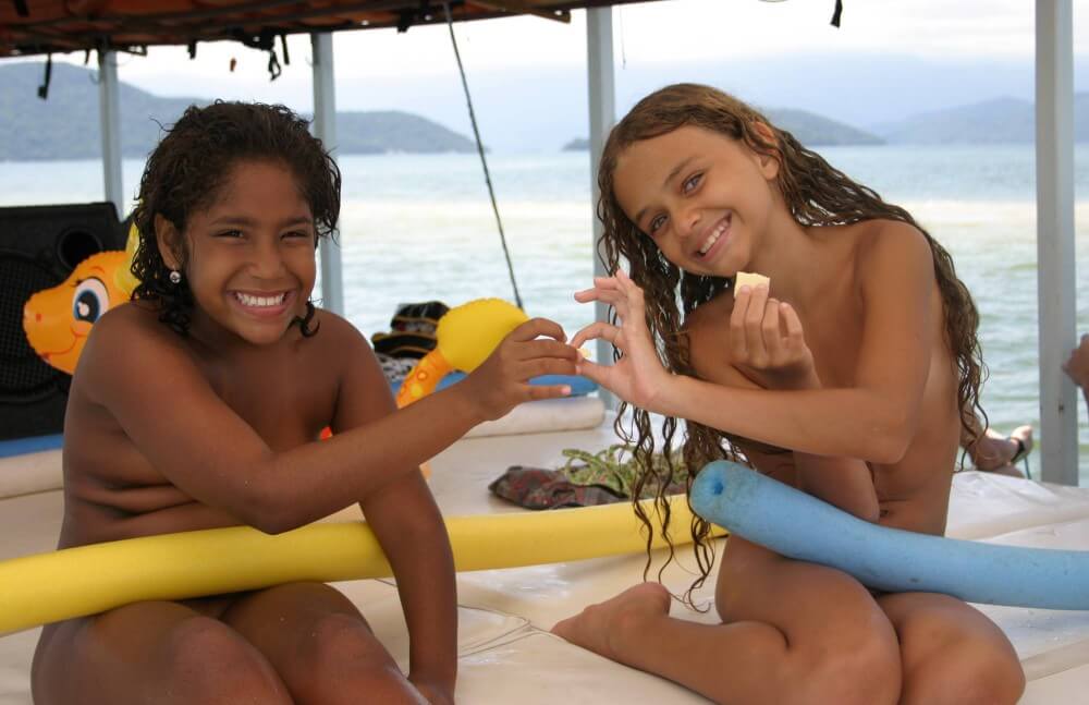 Brazilian Boating Girlfriend pics - Naturism and nudism