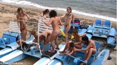 A group of naturists at sea - Naturism and nudism